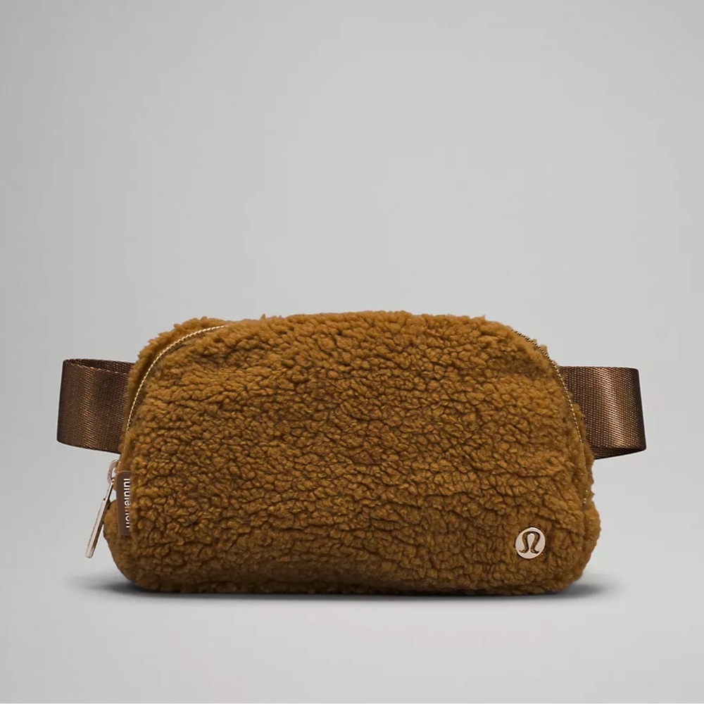 Lululemon Everywhere Fleece Belt Bag